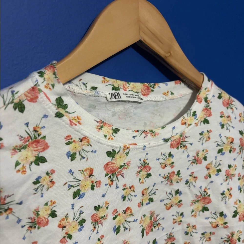 {Zara} Floral Puff Sleeve Top women's size M